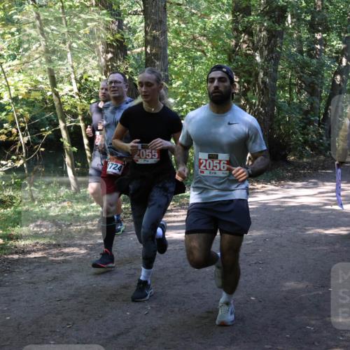 28.09.2025 - 33. Volkslauf durch das schöne Alstertal Strokosch-Dieckow http://msf.ph/oto/8971700 28.09.2025 12:20:03 Laufen 1724, 2055, 2056 meine-sportfotos.de