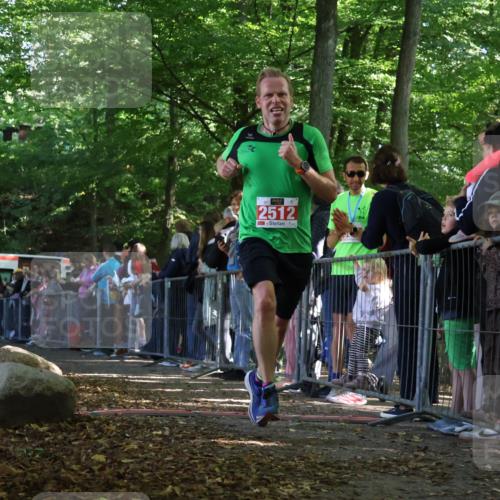28.09.2025 - 33. Volkslauf durch das schöne Alstertal Strokosch-Dieckow http://msf.ph/oto/8971721 28.09.2025 11:54:15 Ziel 2512 meine-sportfotos.de