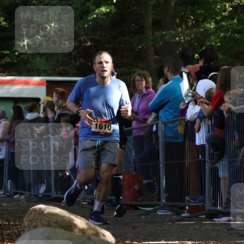 28.09.2025 - 33. Volkslauf durch das schöne Alstertal Strokosch-Dieckow http://msf.ph/oto/8971771 28.09.2025 11:54:26 Ziel 1011, 1017, 1610, 1698 meine-sportfotos.de