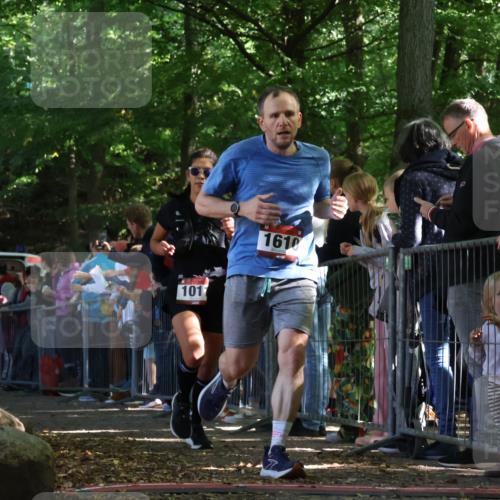 28.09.2025 - 33. Volkslauf durch das schöne Alstertal Strokosch-Dieckow http://msf.ph/oto/8971811 28.09.2025 11:54:29 Ziel 1011, 1017, 1610, 1637, 1679, 1698, 2635 meine-sportfotos.de