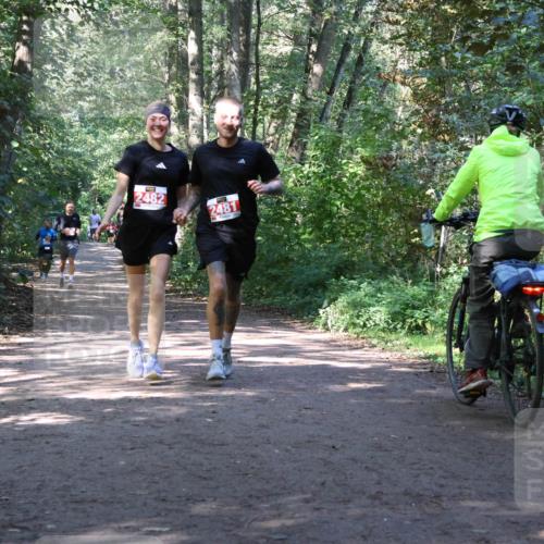 28.09.2025 - 33. Volkslauf durch das schöne Alstertal Strokosch-Dieckow http://msf.ph/oto/8971977 28.09.2025 12:26:39 Laufen 2482, 2481 meine-sportfotos.de