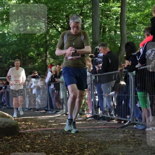 28.09.2025 - 33. Volkslauf durch das schöne Alstertal Strokosch-Dieckow http://msf.ph/oto/8972304 28.09.2025 11:55:48 Ziel 1608, 1626 meine-sportfotos.de