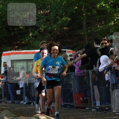 28.09.2025 - 33. Volkslauf durch das schöne Alstertal Strokosch-Dieckow http://msf.ph/oto/8972328 28.09.2025 11:56:11 Ziel 1625, 3084, 3085 meine-sportfotos.de