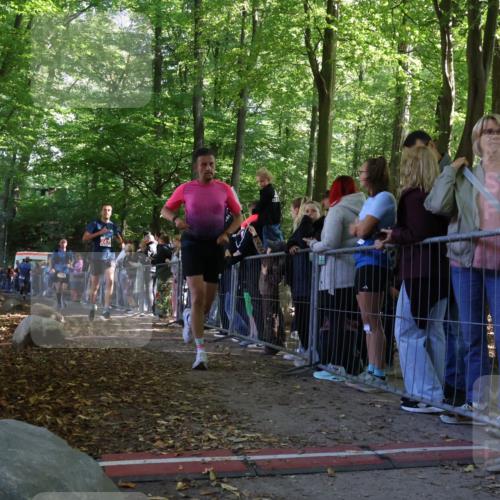 28.09.2025 - 33. Volkslauf durch das schöne Alstertal Strokosch-Dieckow http://msf.ph/oto/8972345 28.09.2025 11:56:23 Ziel 1653, 1665, 1770, 2475 meine-sportfotos.de