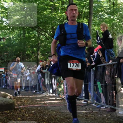28.09.2025 - 33. Volkslauf durch das schöne Alstertal Strokosch-Dieckow http://msf.ph/oto/8972350 28.09.2025 11:56:27 Ziel 1587, 1665, 1770 meine-sportfotos.de