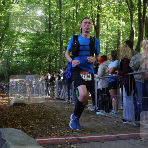 28.09.2025 - 33. Volkslauf durch das schöne Alstertal Strokosch-Dieckow http://msf.ph/oto/8972351 28.09.2025 11:56:27 Ziel 1587, 1665, 1770 meine-sportfotos.de