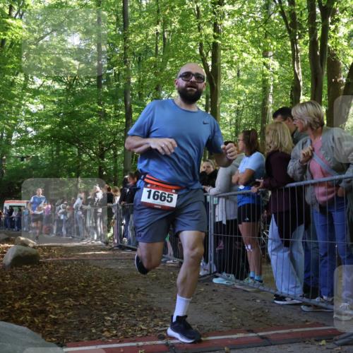 28.09.2025 - 33. Volkslauf durch das schöne Alstertal Strokosch-Dieckow http://msf.ph/oto/8972355 28.09.2025 11:56:30 Ziel 1587, 1665 meine-sportfotos.de
