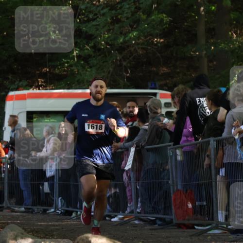 28.09.2025 - 33. Volkslauf durch das schöne Alstertal Strokosch-Dieckow http://msf.ph/oto/8972360 28.09.2025 11:56:42 Ziel 1618 meine-sportfotos.de