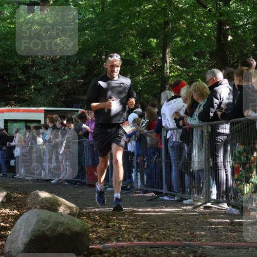 28.09.2025 - 33. Volkslauf durch das schöne Alstertal Strokosch-Dieckow http://msf.ph/oto/8972368 28.09.2025 11:56:52 Ziel 1633, 2637 meine-sportfotos.de