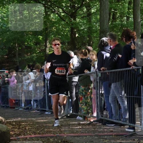 28.09.2025 - 33. Volkslauf durch das schöne Alstertal Strokosch-Dieckow http://msf.ph/oto/8972376 28.09.2025 11:57:03 Ziel 1682 meine-sportfotos.de