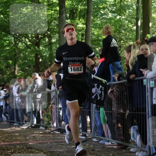 28.09.2025 - 33. Volkslauf durch das schöne Alstertal Strokosch-Dieckow http://msf.ph/oto/8972378 28.09.2025 11:57:04 Ziel 1682 meine-sportfotos.de