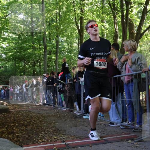 28.09.2025 - 33. Volkslauf durch das schöne Alstertal Strokosch-Dieckow http://msf.ph/oto/8972380 28.09.2025 11:57:05 Ziel 1635, 1682 meine-sportfotos.de