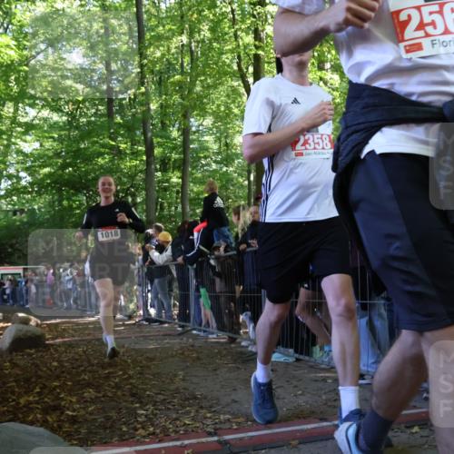 28.09.2025 - 33. Volkslauf durch das schöne Alstertal Strokosch-Dieckow http://msf.ph/oto/8972396 28.09.2025 11:57:29 Ziel 1018, 2358 meine-sportfotos.de