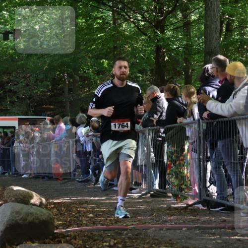28.09.2025 - 33. Volkslauf durch das schöne Alstertal Strokosch-Dieckow http://msf.ph/oto/8972415 28.09.2025 11:58:00 Ziel 1764 meine-sportfotos.de