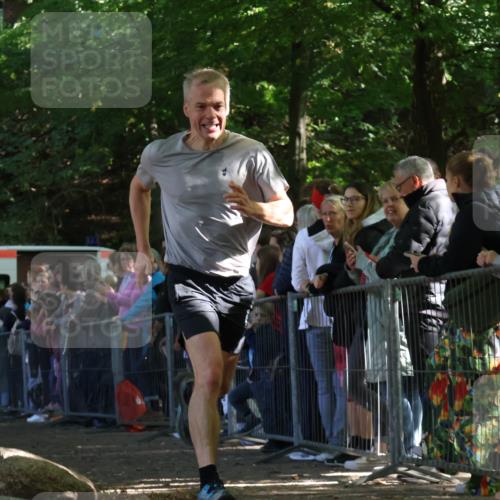 28.09.2025 - 33. Volkslauf durch das schöne Alstertal Strokosch-Dieckow http://msf.ph/oto/8972420 28.09.2025 11:58:04 Ziel  meine-sportfotos.de