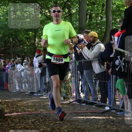 28.09.2025 - 33. Volkslauf durch das schöne Alstertal Strokosch-Dieckow http://msf.ph/oto/8972437 28.09.2025 11:58:27 Ziel 1027, 1617, 1659 meine-sportfotos.de
