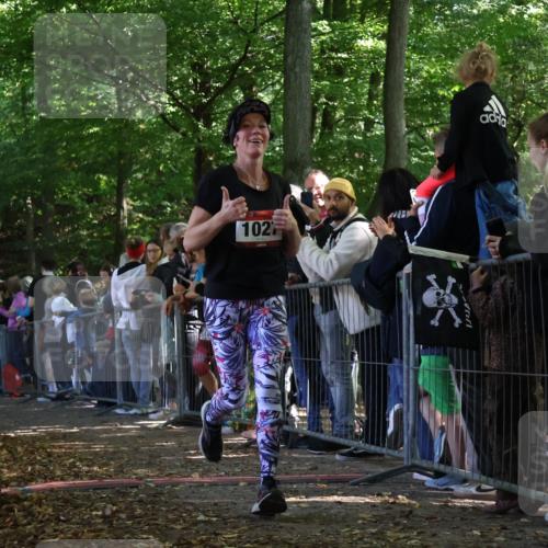 28.09.2025 - 33. Volkslauf durch das schöne Alstertal Strokosch-Dieckow http://msf.ph/oto/8972444 28.09.2025 11:58:32 Ziel 1027, 1617 meine-sportfotos.de