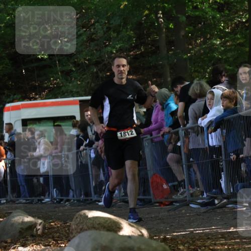 28.09.2025 - 33. Volkslauf durch das schöne Alstertal Strokosch-Dieckow http://msf.ph/oto/8972450 28.09.2025 11:58:40 Ziel 1812 meine-sportfotos.de