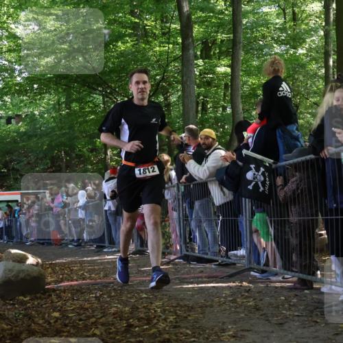 28.09.2025 - 33. Volkslauf durch das schöne Alstertal Strokosch-Dieckow http://msf.ph/oto/8972453 28.09.2025 11:58:44 Ziel 1623, 1812 meine-sportfotos.de