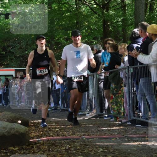 28.09.2025 - 33. Volkslauf durch das schöne Alstertal Strokosch-Dieckow http://msf.ph/oto/8972477 28.09.2025 11:59:07 Ziel 1022, 1670, 1708, 2636 meine-sportfotos.de