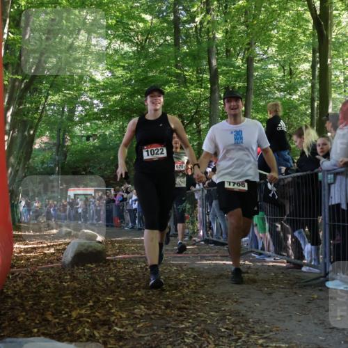 28.09.2025 - 33. Volkslauf durch das schöne Alstertal Strokosch-Dieckow http://msf.ph/oto/8972481 28.09.2025 11:59:08 Ziel 1022, 1670, 1708 meine-sportfotos.de
