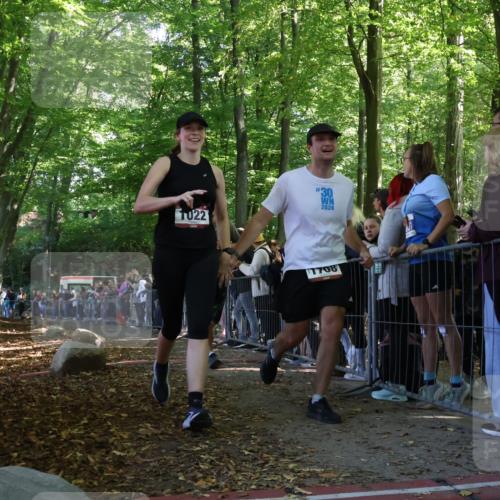 28.09.2025 - 33. Volkslauf durch das schöne Alstertal Strokosch-Dieckow http://msf.ph/oto/8972482 28.09.2025 11:59:09 Ziel 1022, 1670, 1708, 1779 meine-sportfotos.de