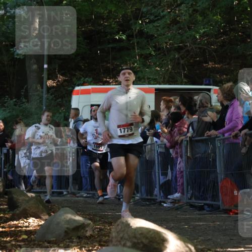 28.09.2025 - 33. Volkslauf durch das schöne Alstertal Strokosch-Dieckow http://msf.ph/oto/8972485 28.09.2025 11:59:14 Ziel 1591, 1779, 2515 meine-sportfotos.de