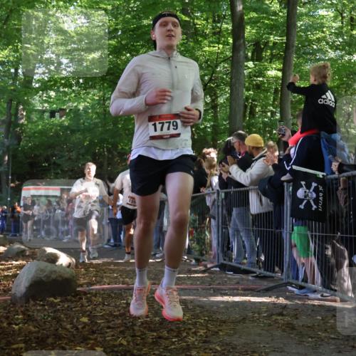 28.09.2025 - 33. Volkslauf durch das schöne Alstertal Strokosch-Dieckow http://msf.ph/oto/8972490 28.09.2025 11:59:18 Ziel 1024, 1591, 1779, 2515 meine-sportfotos.de