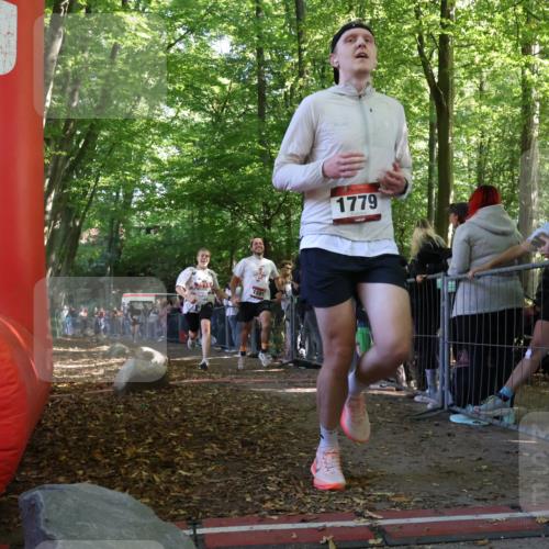 28.09.2025 - 33. Volkslauf durch das schöne Alstertal Strokosch-Dieckow http://msf.ph/oto/8972491 28.09.2025 11:59:19 Ziel 1024, 1591, 1779, 2515 meine-sportfotos.de