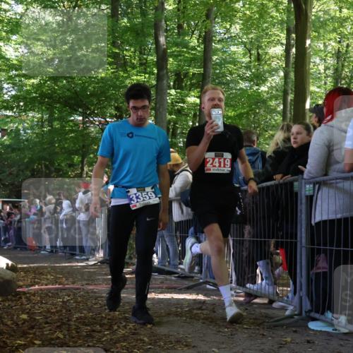 28.09.2025 - 33. Volkslauf durch das schöne Alstertal Strokosch-Dieckow http://msf.ph/oto/8972515 28.09.2025 11:59:47 Ziel 1021, 1613, 1642, 1726, 2419 meine-sportfotos.de