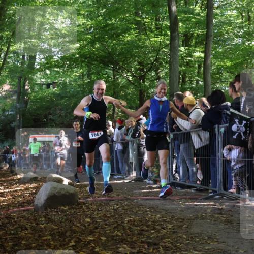 28.09.2025 - 33. Volkslauf durch das schöne Alstertal Strokosch-Dieckow http://msf.ph/oto/8972542 28.09.2025 12:00:10 Ziel 1029, 1646, 1651, 1661, 3354 meine-sportfotos.de
