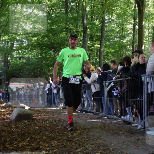 28.09.2025 - 33. Volkslauf durch das schöne Alstertal Strokosch-Dieckow http://msf.ph/oto/8972555 28.09.2025 12:00:20 Ziel  meine-sportfotos.de