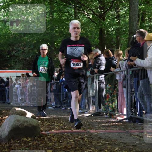 28.09.2025 - 33. Volkslauf durch das schöne Alstertal Strokosch-Dieckow http://msf.ph/oto/8972561 28.09.2025 12:00:30 Ziel 1652, 3192 meine-sportfotos.de