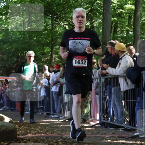 28.09.2025 - 33. Volkslauf durch das schöne Alstertal Strokosch-Dieckow http://msf.ph/oto/8972562 28.09.2025 12:00:30 Ziel 1652, 3192 meine-sportfotos.de