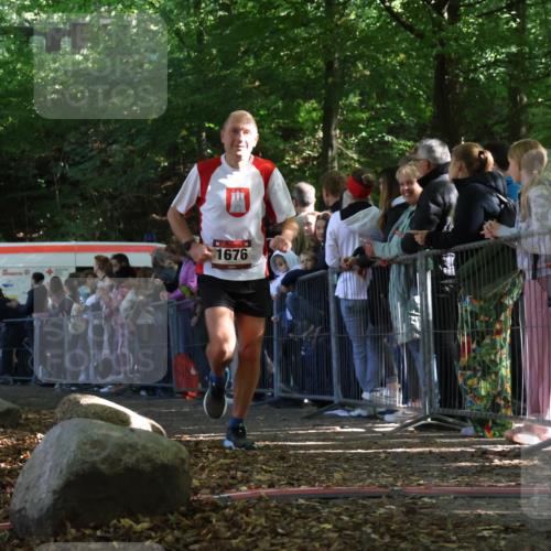 28.09.2025 - 33. Volkslauf durch das schöne Alstertal Strokosch-Dieckow http://msf.ph/oto/8972586 28.09.2025 12:01:07 Ziel 1676 meine-sportfotos.de