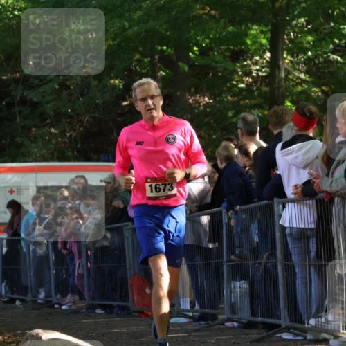 28.09.2025 - 33. Volkslauf durch das schöne Alstertal Strokosch-Dieckow http://msf.ph/oto/8972651 28.09.2025 12:02:45 Ziel 1673 meine-sportfotos.de