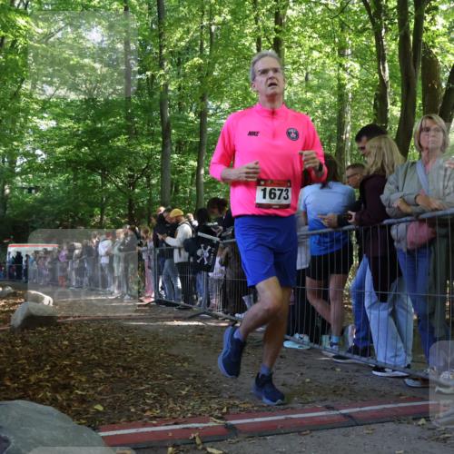 28.09.2025 - 33. Volkslauf durch das schöne Alstertal Strokosch-Dieckow http://msf.ph/oto/8972659 28.09.2025 12:02:48 Ziel 1673 meine-sportfotos.de