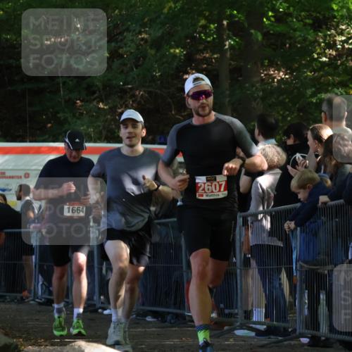 28.09.2025 - 33. Volkslauf durch das schöne Alstertal Strokosch-Dieckow http://msf.ph/oto/8972662 28.09.2025 12:03:04 Ziel 1664, 1671, 2607 meine-sportfotos.de