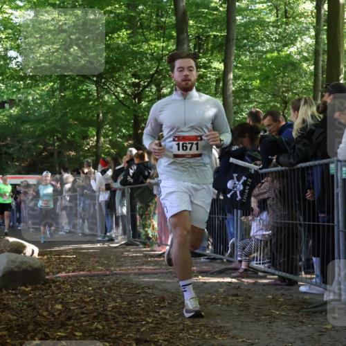 28.09.2025 - 33. Volkslauf durch das schöne Alstertal Strokosch-Dieckow http://msf.ph/oto/8972680 28.09.2025 12:03:13 Ziel 1047, 1671, 2149, 2534 meine-sportfotos.de