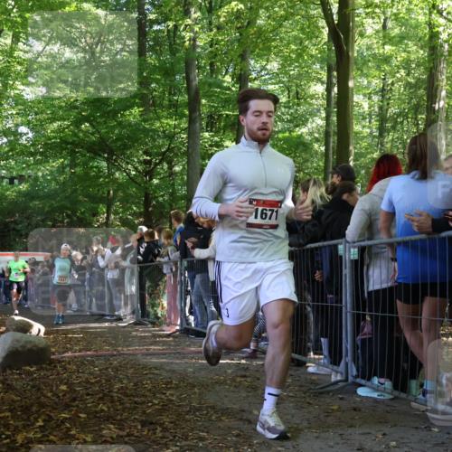 28.09.2025 - 33. Volkslauf durch das schöne Alstertal Strokosch-Dieckow http://msf.ph/oto/8972681 28.09.2025 12:03:13 Ziel 1047, 1671, 2149, 2534 meine-sportfotos.de