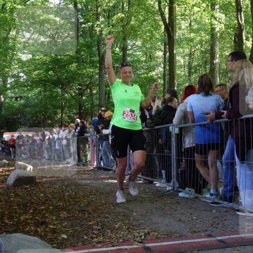 28.09.2025 - 33. Volkslauf durch das schöne Alstertal Strokosch-Dieckow http://msf.ph/oto/8972688 28.09.2025 12:03:18 Ziel 1032, 1060, 2149, 2276, 2534 meine-sportfotos.de
