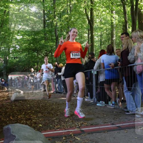 28.09.2025 - 33. Volkslauf durch das schöne Alstertal Strokosch-Dieckow http://msf.ph/oto/8972694 28.09.2025 12:03:23 Ziel 1032, 1060, 2149, 2276 meine-sportfotos.de