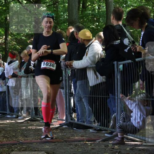 28.09.2025 - 33. Volkslauf durch das schöne Alstertal Strokosch-Dieckow http://msf.ph/oto/8972714 28.09.2025 12:03:48 Ziel 1038, 1681, 2248, 2605, 2645 meine-sportfotos.de