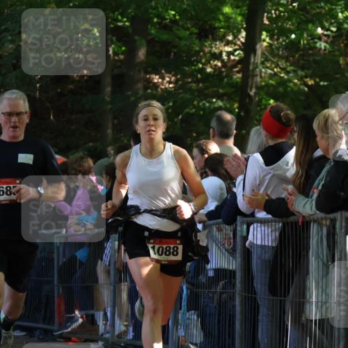 28.09.2025 - 33. Volkslauf durch das schöne Alstertal Strokosch-Dieckow http://msf.ph/oto/8972769 28.09.2025 12:04:55 Ziel 1030, 1088, 1678, 1685, 2459, 2552 meine-sportfotos.de