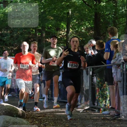 28.09.2025 - 33. Volkslauf durch das schöne Alstertal Strokosch-Dieckow http://msf.ph/oto/8972779 28.09.2025 12:05:00 Ziel 1030, 1658, 1667, 1678, 2459, 2552 meine-sportfotos.de