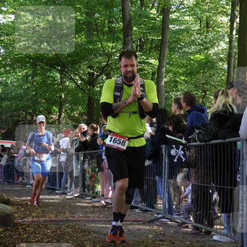 28.09.2025 - 33. Volkslauf durch das schöne Alstertal Strokosch-Dieckow http://msf.ph/oto/8972793 28.09.2025 12:05:08 Ziel 1034, 1658 meine-sportfotos.de