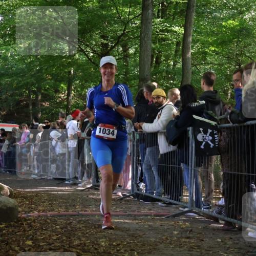 28.09.2025 - 33. Volkslauf durch das schöne Alstertal Strokosch-Dieckow http://msf.ph/oto/8972795 28.09.2025 12:05:10 Ziel 1034 meine-sportfotos.de