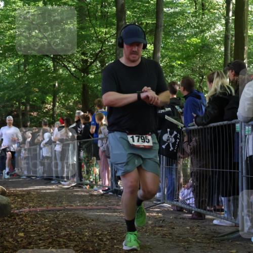 28.09.2025 - 33. Volkslauf durch das schöne Alstertal Strokosch-Dieckow http://msf.ph/oto/8972806 28.09.2025 12:05:24 Ziel 1795, 2109, 2110, 2385, 2622 meine-sportfotos.de