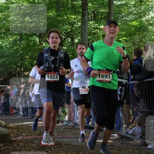 28.09.2025 - 33. Volkslauf durch das schöne Alstertal Strokosch-Dieckow http://msf.ph/oto/8972837 28.09.2025 12:05:48 Ziel 1023, 1691, 2118, 2565, 2617 meine-sportfotos.de