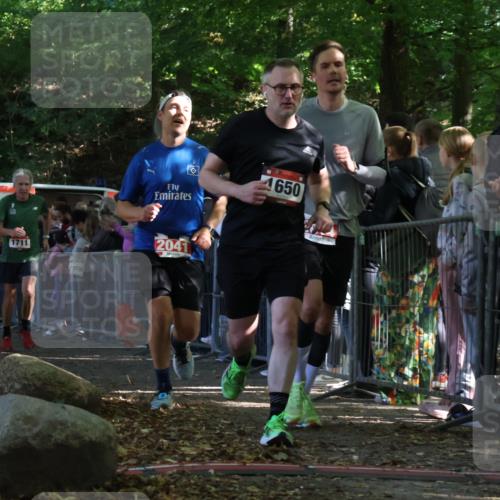 28.09.2025 - 33. Volkslauf durch das schöne Alstertal Strokosch-Dieckow http://msf.ph/oto/8972857 28.09.2025 12:06:10 Ziel 1650, 1701, 1711, 2014, 2041 meine-sportfotos.de